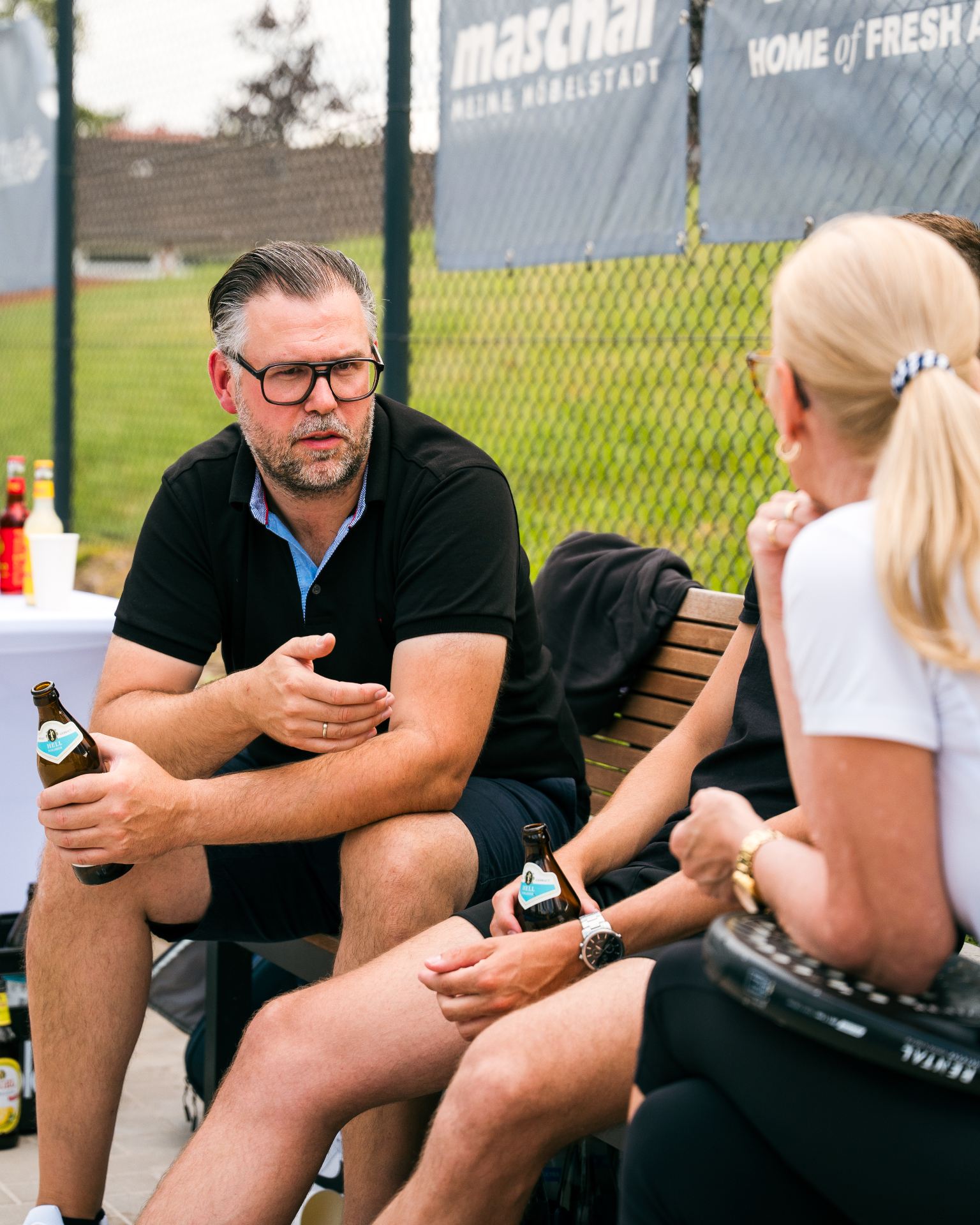 Networking Gespräch bei kaltem Getränk